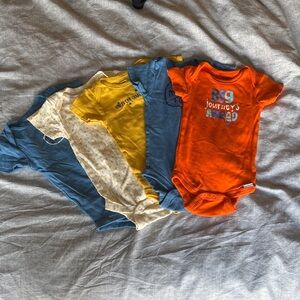 NWOT Gerber Colorful Infant Bodysuit (set of 5)